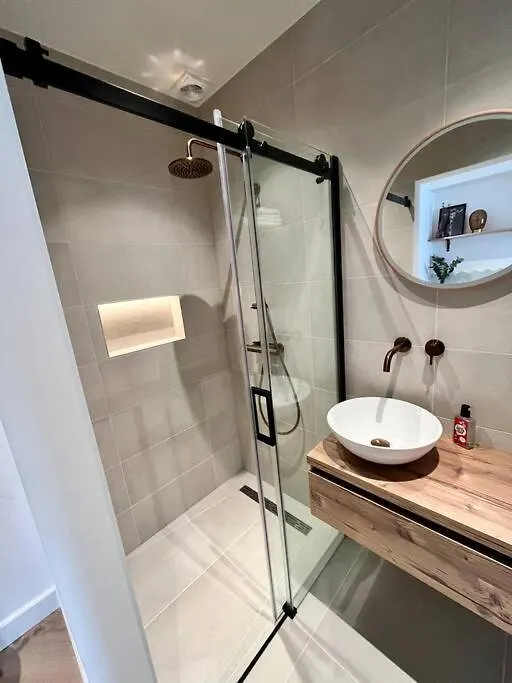 Apartment Tiny House In Center Aalsmeer I Close To Schiphol & Amsterdam